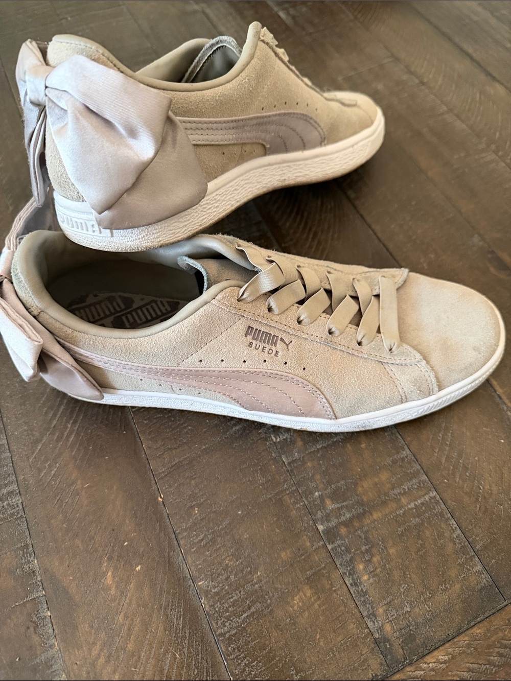 Puma Suede Women's Sneakers in Light Beige with Pale silver Accents